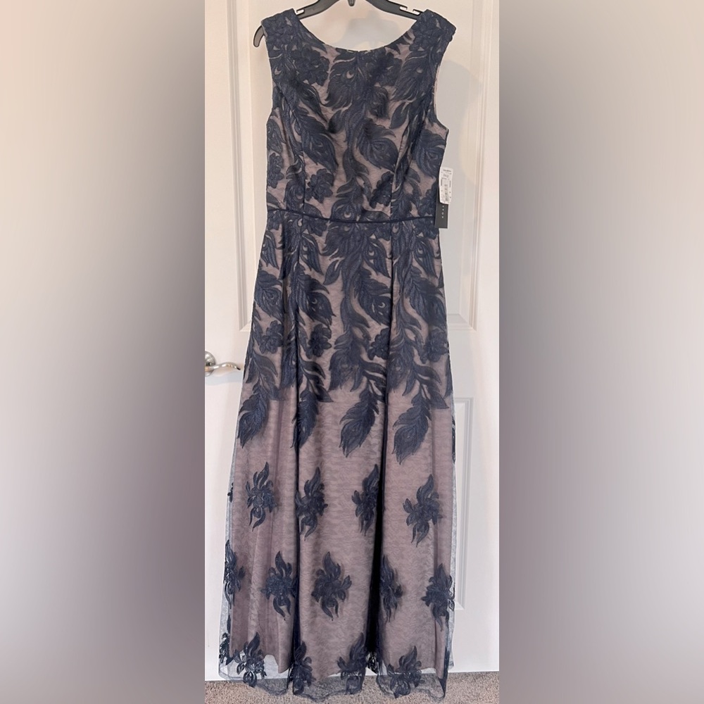 NWT Aiden Mattox STUNNING navy gown.